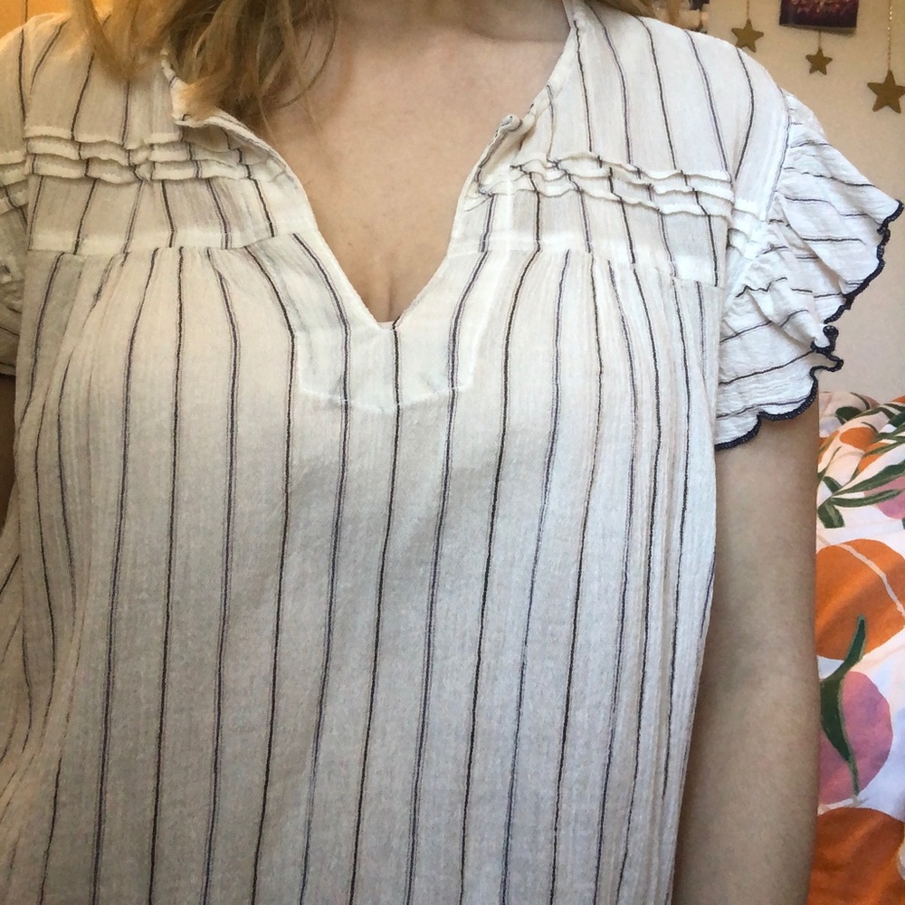 ruffle sleeve blouse